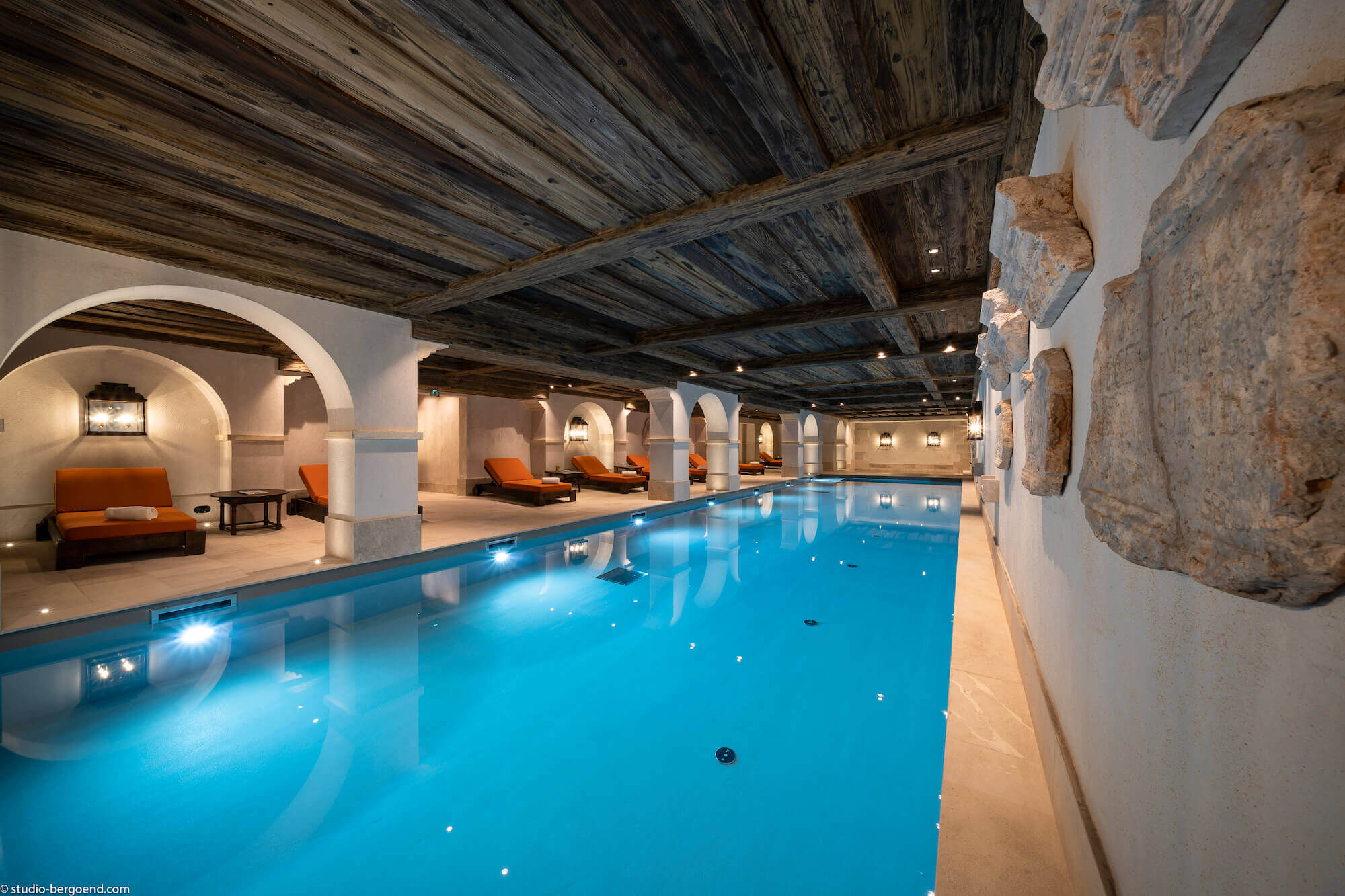 internal view of hotel airelles val d Isere