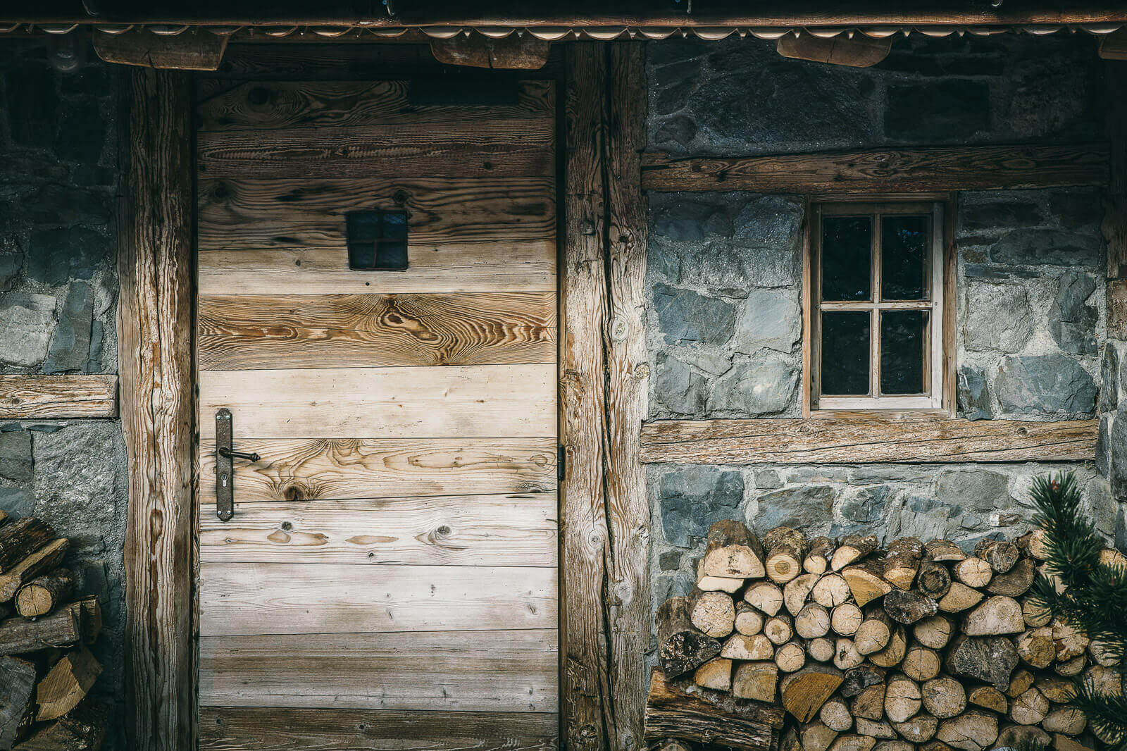 internal view of hotel le chalet zannier