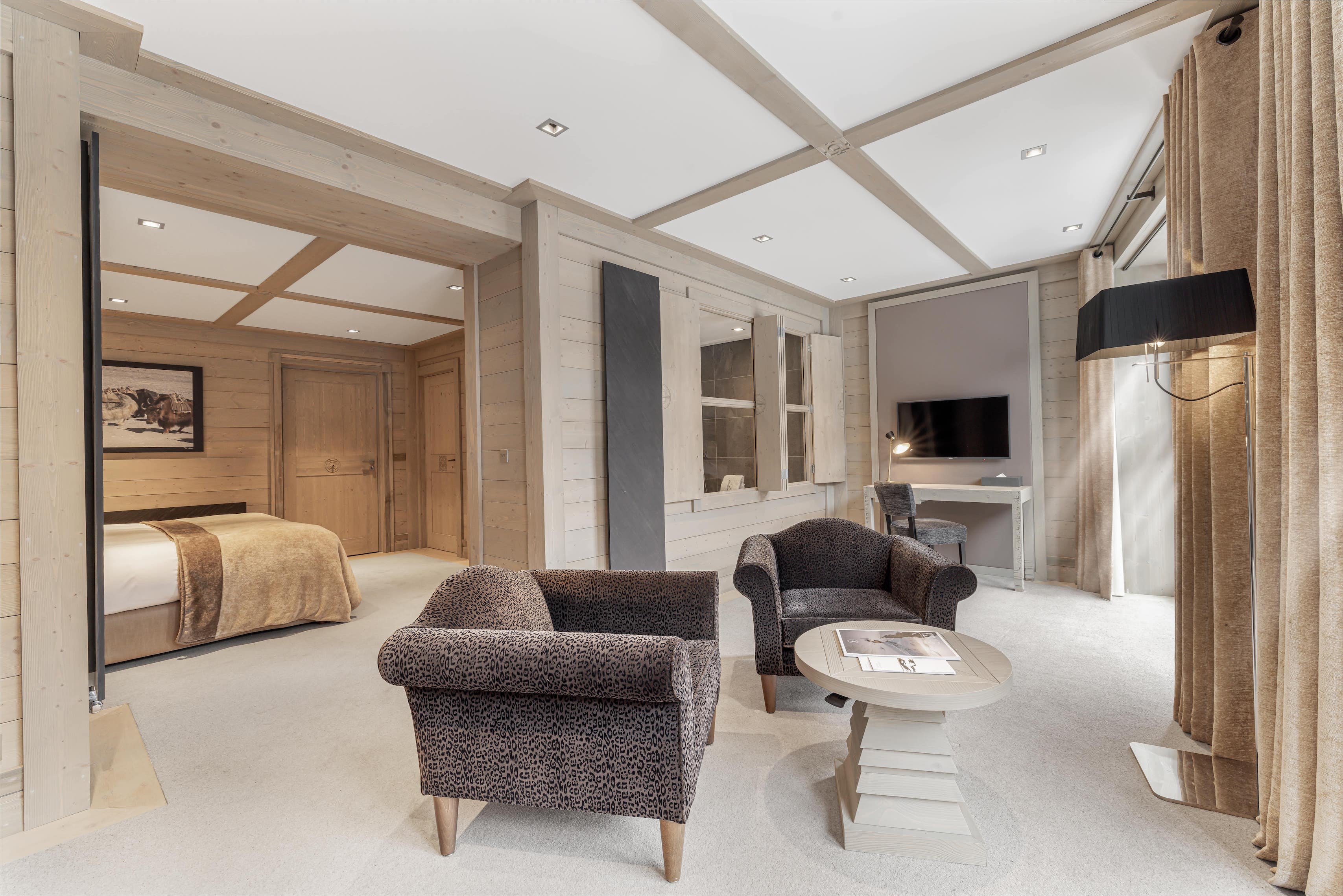 internal view of Le K2 Djola